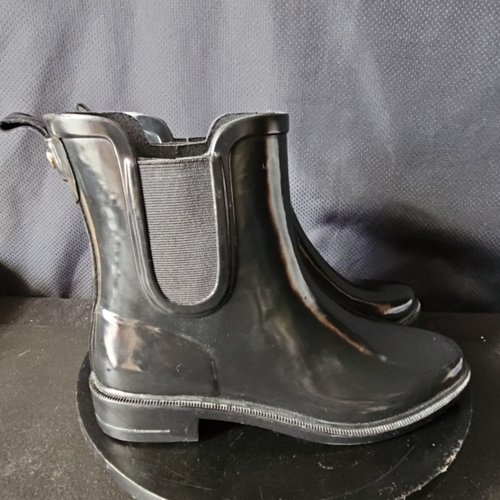 TORY BURCH Women's Foul Weather Black‎ Rubber Rain Boots 7US Size NEW